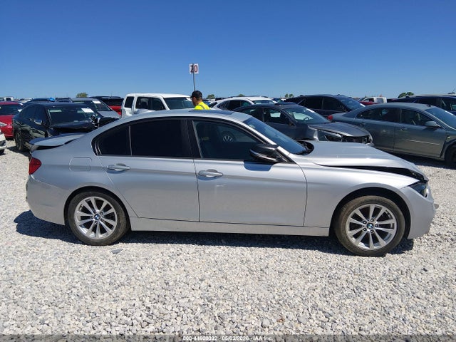 Продаж на аукціоні авто 2017 Bmw 320i, vin: WBA8E1G39HNU18708, номер лоту: 44600092