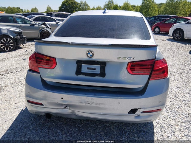 Продаж на аукціоні авто 2017 Bmw 320i, vin: WBA8E1G39HNU18708, номер лоту: 44600092