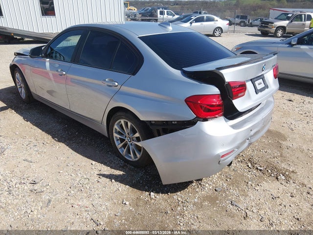 Продаж на аукціоні авто 2017 Bmw 320i, vin: WBA8E1G39HNU18708, номер лоту: 44600092
