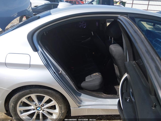 Продаж на аукціоні авто 2017 Bmw 320i, vin: WBA8E1G39HNU18708, номер лоту: 44600092