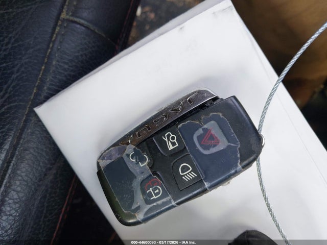 2015 JAGUAR XF SAJWJ0FF3F8U70912 Photo 10