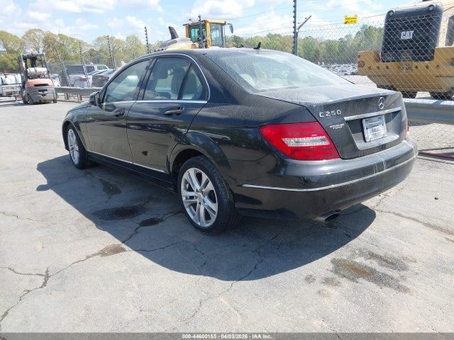 Продаж на аукціоні авто 2013 Mercedes-benz C 250 Luxury, vin: WDDGF4HB1DR245391, номер лоту: 44600153