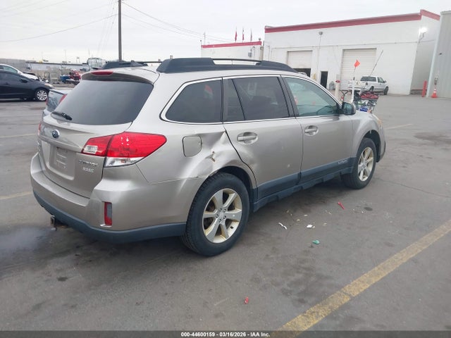 Subaru Outback 2.5i Premium 2014 4S4BRBCC1E3230101 Image 4