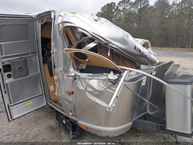 1STX9YJ2XFJ532346 Airstream Travel