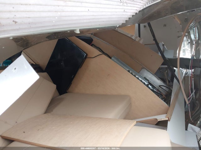 1STX9YJ2XFJ532346 Airstream Travel