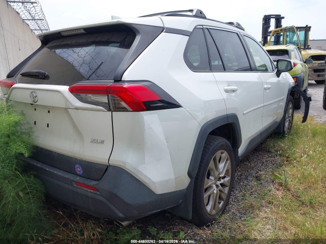 2021 TOYOTA RAV4 JTMC1RFV5MD083683 Photo 3