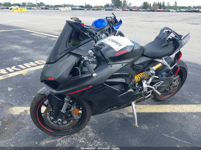 Продажа на аукционе авто 2025 Ducati Panigale V2, vin: ZDMHAATW6SB016057, номер лота: 44600267