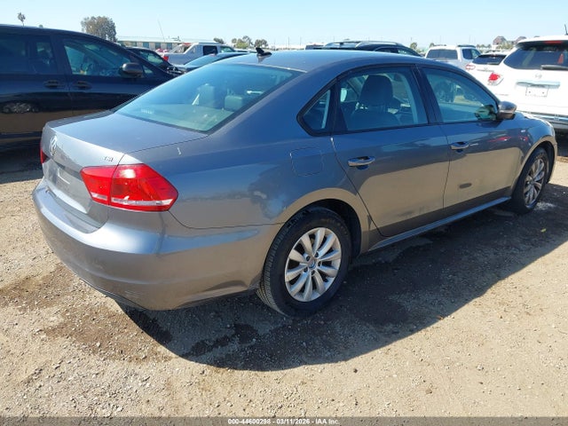 1VWAT7A3XEC070959 Volkswagen Passat 1.8t Wolfsburg Edition