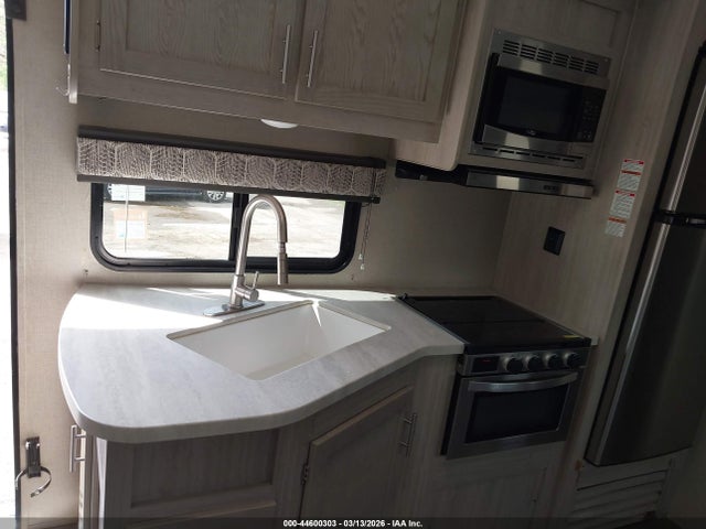 44600303 :رقم المزاد ، 5ZT2CAXB7PX027595 vin ، 2023 Coachmen Catalina مزاد بيع