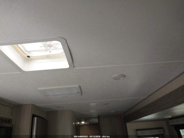 44600303 :رقم المزاد ، 5ZT2CAXB7PX027595 vin ، 2023 Coachmen Catalina مزاد بيع