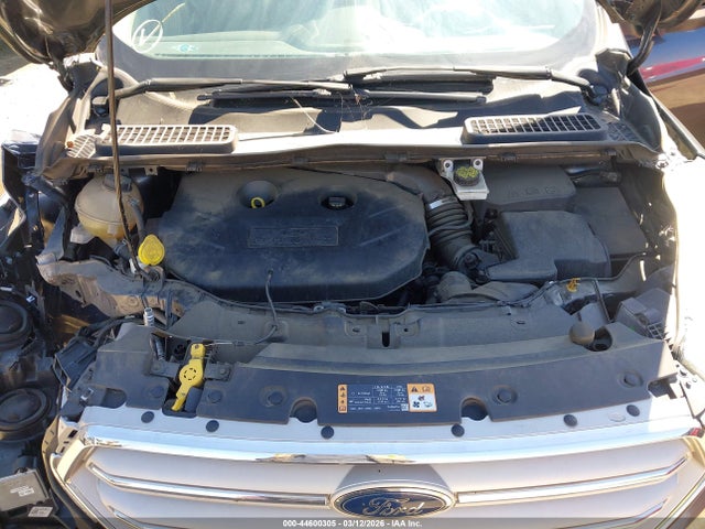 1FMCU0J97JUA42606 Ford Escape Titanium