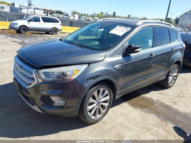 1FMCU0J97JUA42606 Ford Escape Titanium