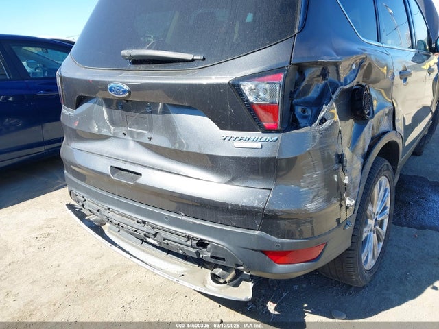 1FMCU0J97JUA42606 Ford Escape Titanium