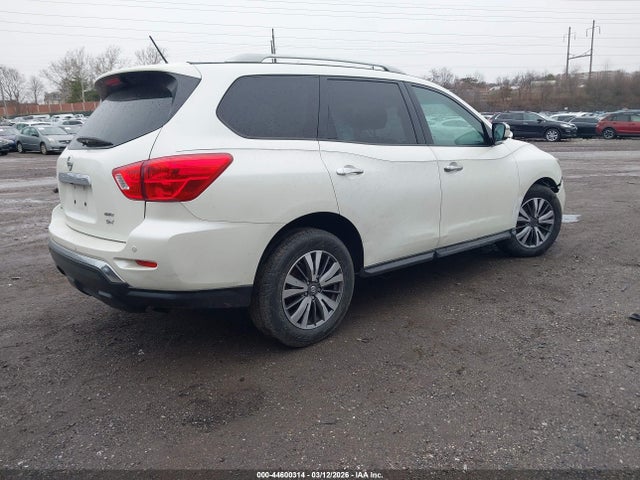 5N1DR2MMXHC695304 Nissan Pathfinder Sv