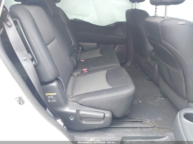 5N1DR2MMXHC695304 Nissan Pathfinder Sv