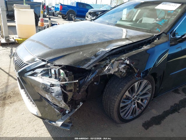 58AD21B19LU011717 Lexus ES 300H