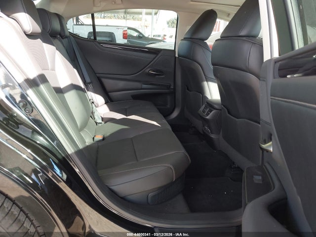 58AD21B19LU011717 Lexus ES 300H