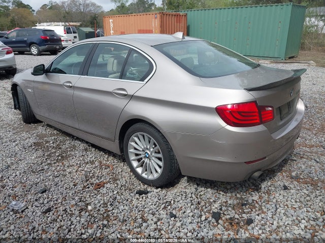 2011 BMW 535I WBAFU7C58BC879471 Photo 2