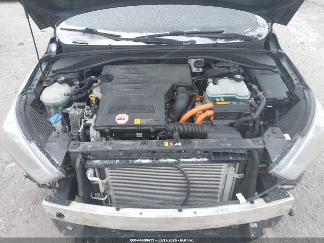 2017 HYUNDAI IONIQ HYBRID KMHC75LC6HU057265 Photo 9