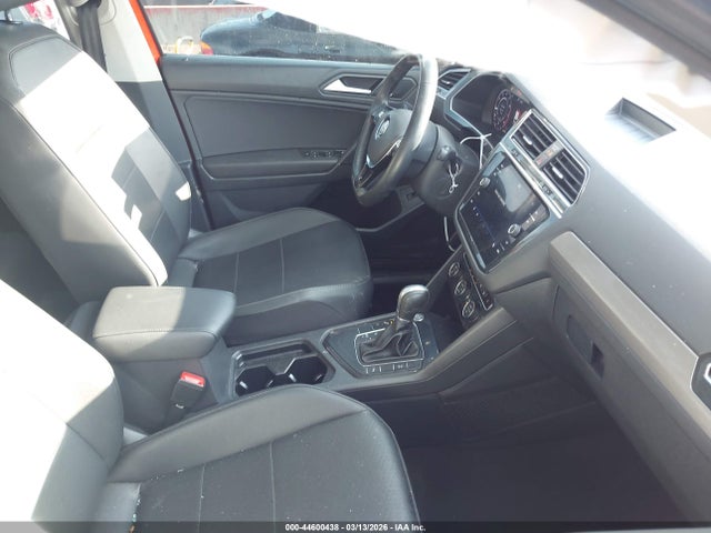 44600438 :رقم المزاد ، 3VV3B7AXXKM075527 vin ، 2019 Volkswagen Tiguan 2.0t Se/2.0t Sel/2.0t Sel R-line/2.0t Sel R-line Black مزاد بيع