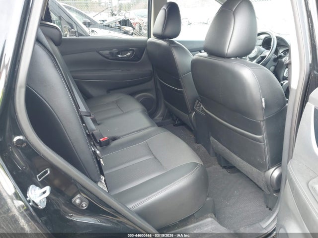 5N1AT2MV6HC757021 Nissan Rogue Sl