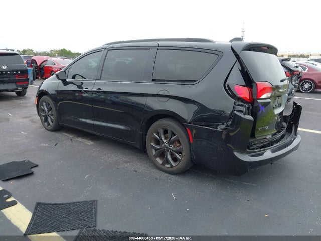 2018 CHRYSLER PACIFICA 2C4RC1EG5JR338592 Photo 2