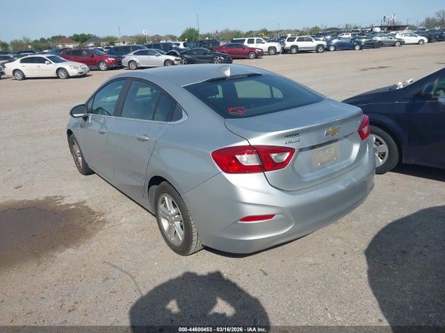 2018 CHEVROLET CRUZE 1G1BE5SM4J7145826 Photo 2