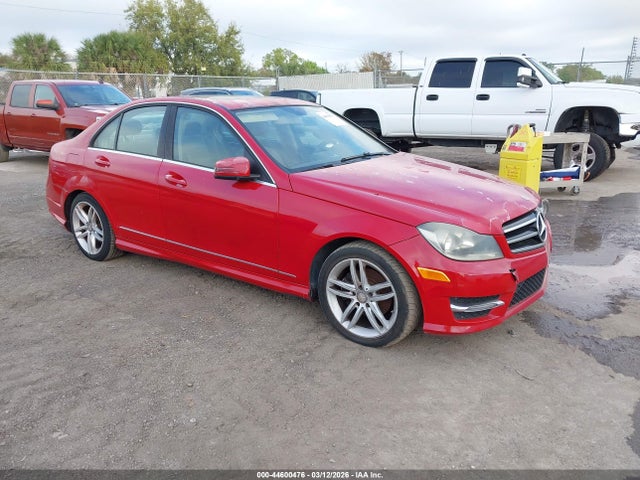 2014 MERCEDES-BENZ C 250 WDDGF4HB2EA932699