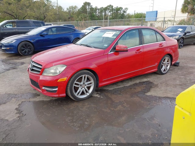 2014 MERCEDES-BENZ C 250 WDDGF4HB2EA932699 Photo 1