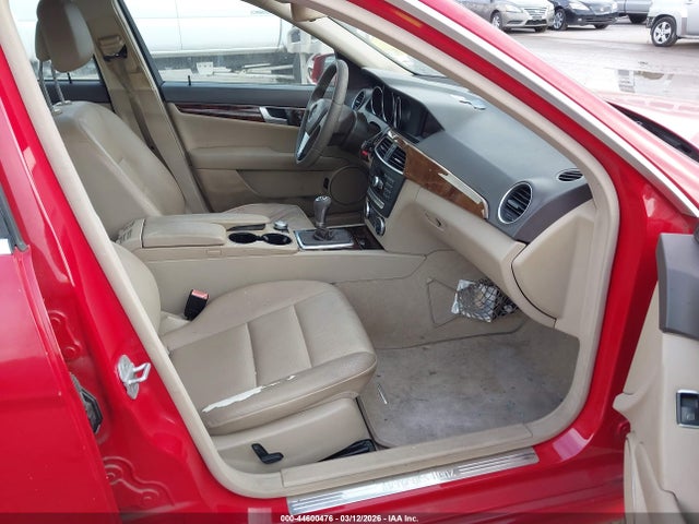 2014 MERCEDES-BENZ C 250 WDDGF4HB2EA932699 Photo 4