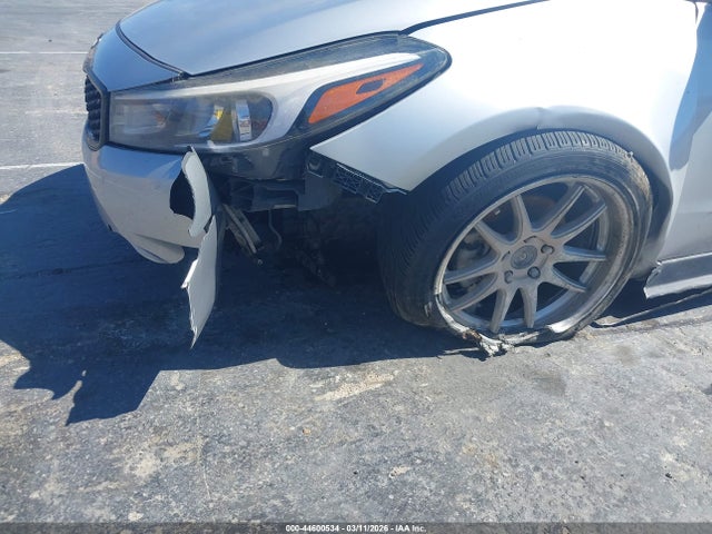 KNAFK5A83H5680736 KIA FORTE LX