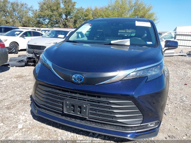 Auction sale of the 2025 Toyota Sienna Xle, vin: 5TDYRKEC9SS255236, lot number: 44600632