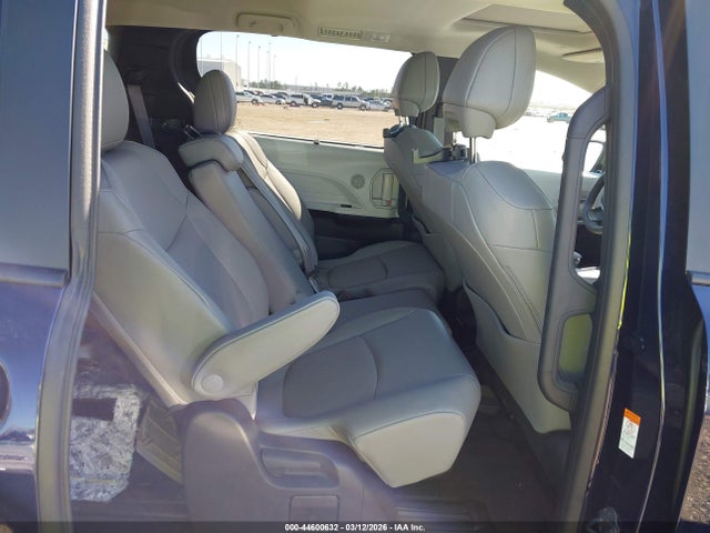 Auction sale of the 2025 Toyota Sienna Xle, vin: 5TDYRKEC9SS255236, lot number: 44600632