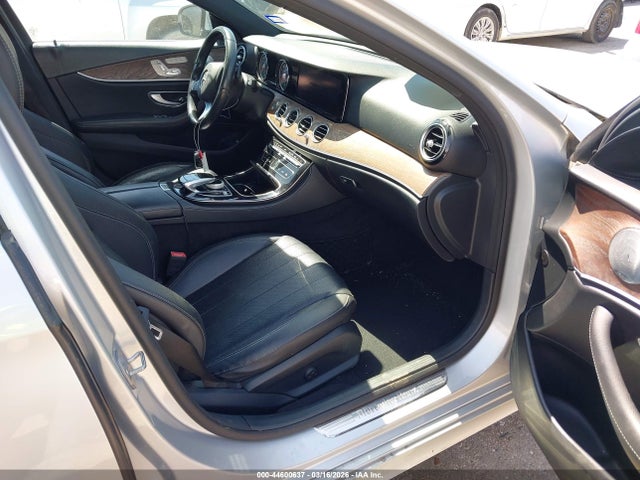 44600637 :رقم المزاد ، WDDZF4JB6HA029947 vin ، 2017 Mercedes-benz E 300 مزاد بيع