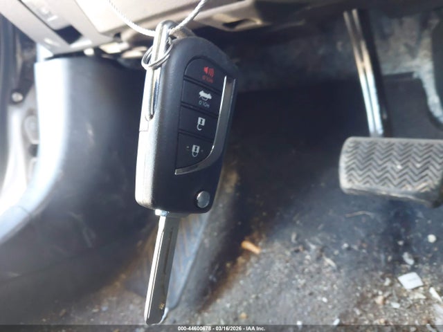 5YFEPRAE4LP129370 Toyota COROLLA LE