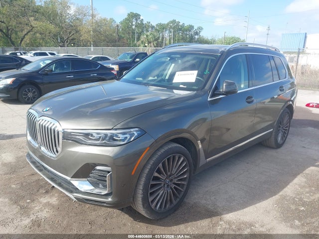 2021 BMW X7 5UXCW2C08M9D77567 Photo 1