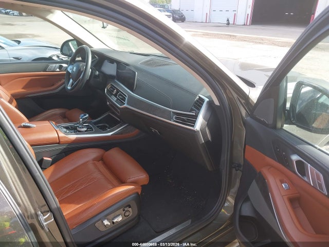 2021 BMW X7 5UXCW2C08M9D77567 Photo 4