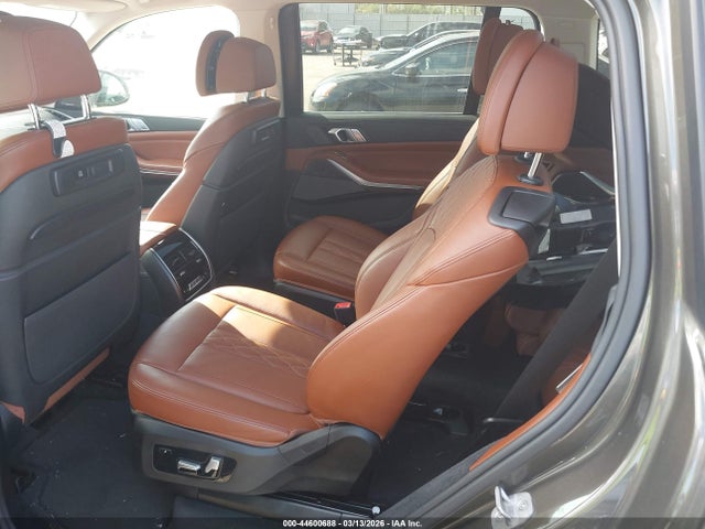 2021 BMW X7 5UXCW2C08M9D77567 Photo 7