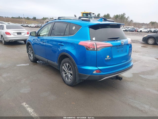 2017 TOYOTA RAV4 HYBRID JTMRJREV2HD112333 Photo 2