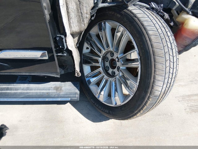 2015 Cadillac Escalade Platinum მანქანა იყიდება აუქციონზე, vin: 1GYS4PKJ3FR604328, აუქციონის ნომერი: 44600779