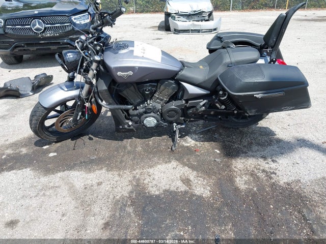 Victory Motorcycles Octane 2017 5VPFTB003H3002690 Image 14