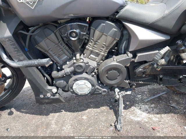 Victory Motorcycles Octane 2017 5VPFTB003H3002690 Image 9