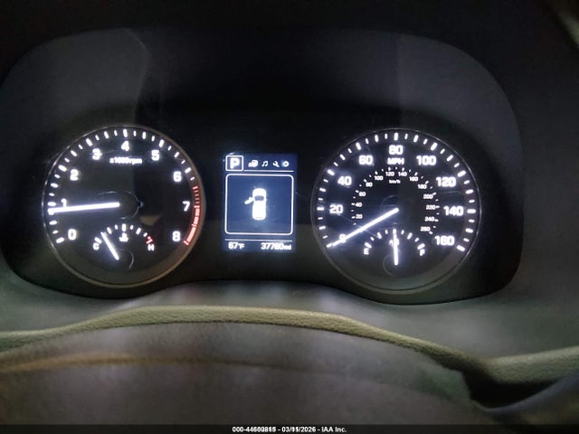 KM8J23A48JU673626 Hyundai TUCSON SE