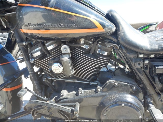 1HD1KRP13NB673215 Harley-Davidson FLHXS