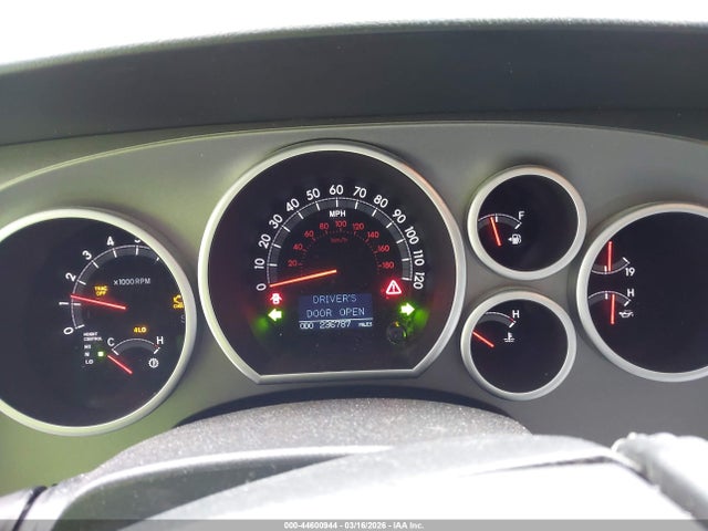 Auction sale of the 2015 Toyota Sequoia Platinum 5.7l V8, vin: 5TDDW5G10FS124819, lot number: 44600944