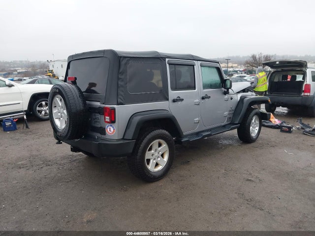 2018 JEEP WRANGLER JK UNLIMITED 1C4BJWDG7JL924662 Photo 3