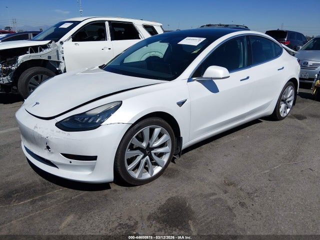 2019 Tesla Model 3 Long Range/performance მანქანა იყიდება აუქციონზე, vin: 5YJ3E1EB5KF477672, აუქციონის ნომერი: 44600978