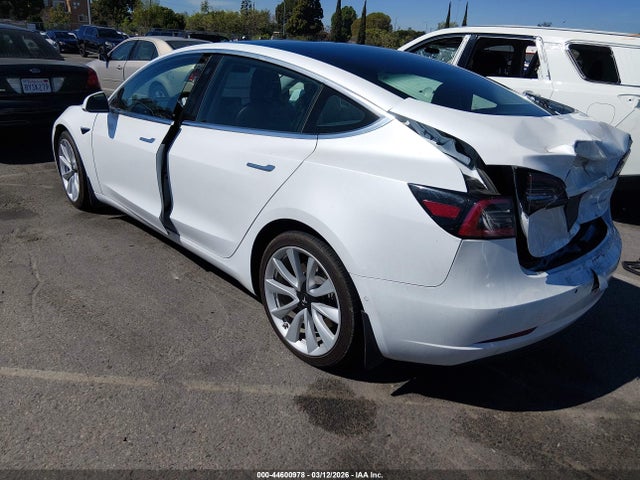 2019 Tesla Model 3 Long Range/performance მანქანა იყიდება აუქციონზე, vin: 5YJ3E1EB5KF477672, აუქციონის ნომერი: 44600978