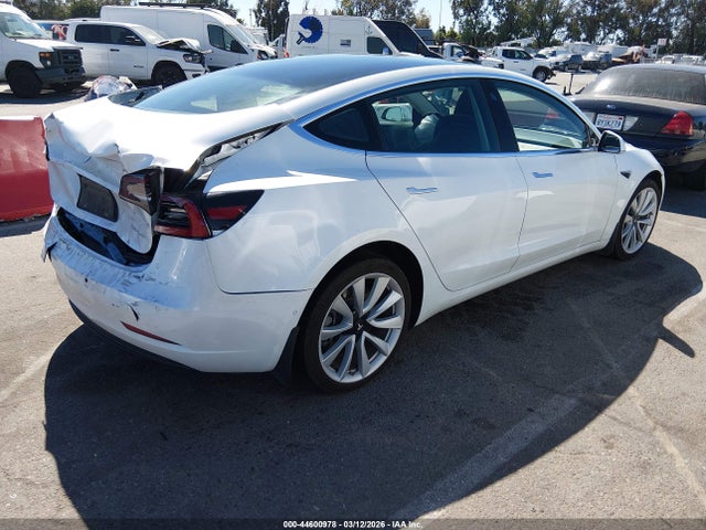 2019 Tesla Model 3 Long Range/performance მანქანა იყიდება აუქციონზე, vin: 5YJ3E1EB5KF477672, აუქციონის ნომერი: 44600978