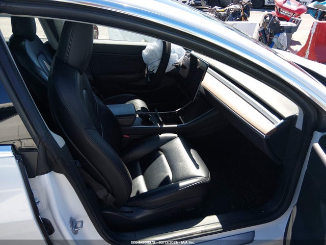 2019 Tesla Model 3 Long Range/performance მანქანა იყიდება აუქციონზე, vin: 5YJ3E1EB5KF477672, აუქციონის ნომერი: 44600978